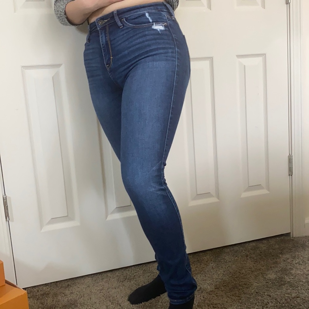 Beautiful high rise jean.